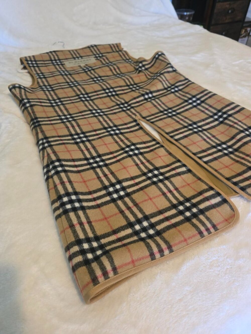 Authentic Burberry Vintage Check Sleeveless Coat - Beige Like New - Picture 5 of 14